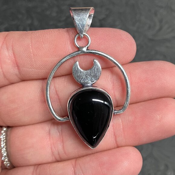 Jewelry - Black Chalcedony Onyx Crescent Moon Pendant Stone Crystal Jewelry